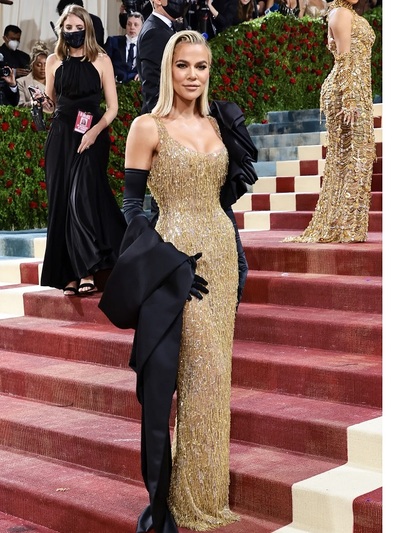 Κλόε Καρντάσιαν με Moschino
