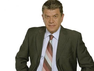 Έβαλαν γκαζάκια στο γραφείο του Γιάννη Βούρου