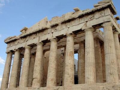 Νέες επεμβάσεις αποκατάστασης στα Προπύλ...