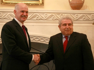 Έφθασε στη Λάρνακα ο Γιώργος Παπανδρέου 