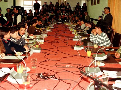 Μαθητές της πόλης ...γίνονται Δημοτικοί Σύμβουλοι