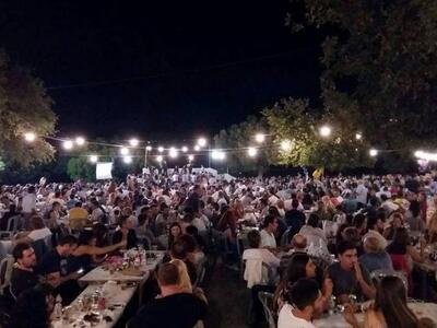 Παραδοσιακό μουσικό πρόγραμμα και σουβλι...