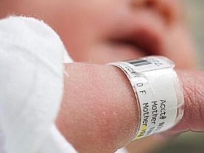 Το μωρό δεν το έφερε ο... πελαργός!