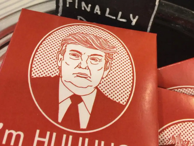 Τζέφρι Επστάιν: Σάλος από τις νέες φωτογ...