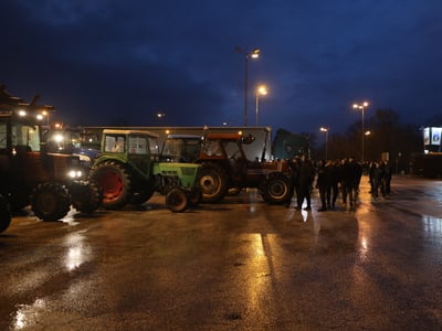 Αποφασισμένοι οι αγρότες: Παραμένουν στα...