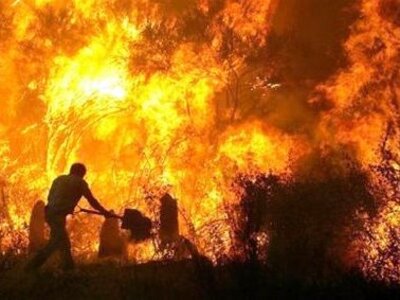 Υπό μερικό έλεγχο και η δεύτερη  φωτιά σ...