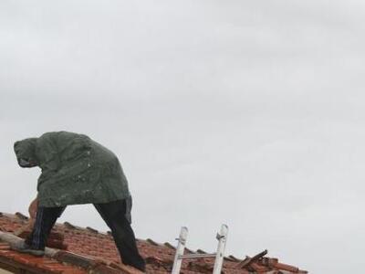 Ηλεία: Τους πήρε και τους σήκωσε - Ανεμο...