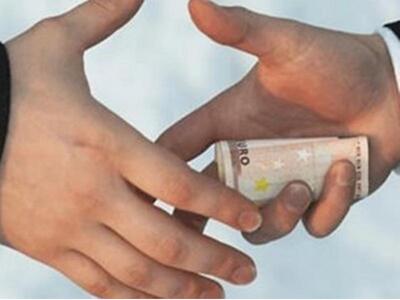 Η κρίση επηρέασε ακόμη και τη... διαφθορά