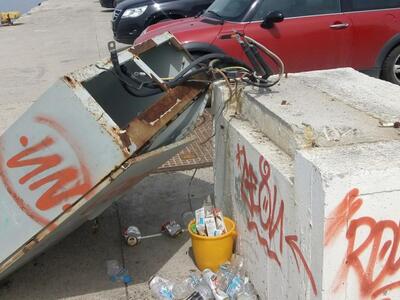 Εικόνες ντροπής στον μόλο της Αγίου Νικολάου