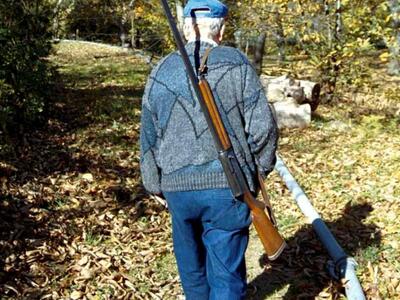 Με το ...δάκτυλο στη σκανδάλη  οι κυνηγο...