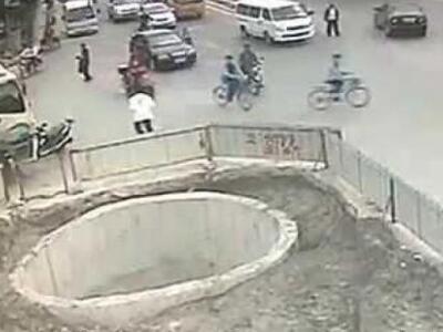 Θα γελάτε μέχρι δακρύων - Οδηγός δικύκλο...