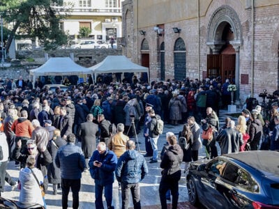 Τελευταίο χειροκρότημα για τον Βασίλη Κα...