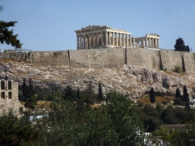 ΟΟΣΑ: "Χλωμό" το μέλλον της ελ...