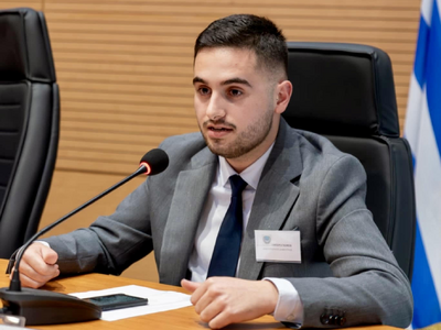 Εικόνες εγκατάλειψης έξω από το γήπεδο τ...