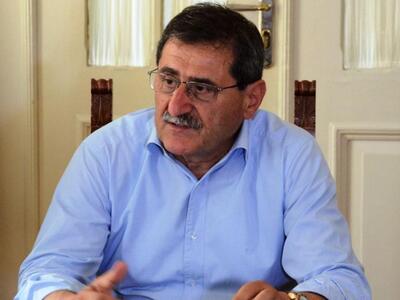 Ο Δήμαρχος Πατρέων ζητά από τον Καραμανλ...