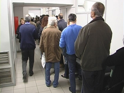 Πανικός στις εφορίες της Πάτρας