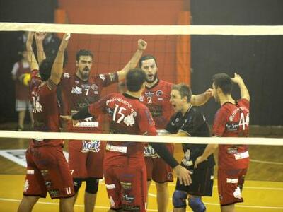 Bόλεϊ: Πάει τρένο η Παναχαϊκή! Κέρδισε μ...