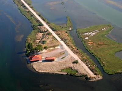(Αιτωλικό: Μνημείο Ντολμά)