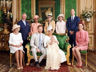 φωτο απο fb The Royal Family