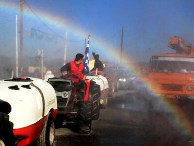 Αχαΐα: Σκληραίνουν τη στάση τους οι αγρό...