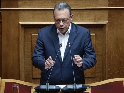 Φάμελλος: Δεν αξίζει στην Ελλάδα μία κυβ...