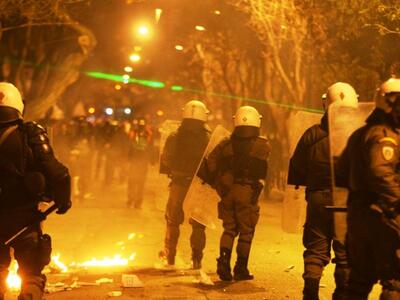Πεδίο μάχης τα Εξάρχεια χθες βράδυ - ΔΕΙΤΕ ΒΙΝΤΕΟ
