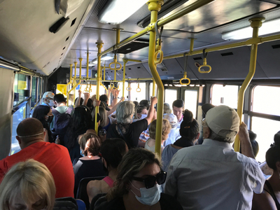 Κορωνοϊός: Αφόρητη η κατάσταση στα λεωφορεία
