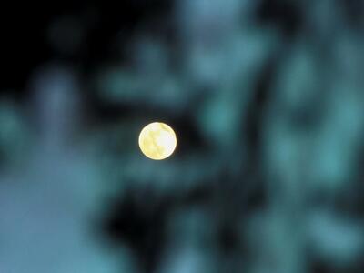 Η εντυπωσιακή ματωμένη πανσέληνος στον Ε...