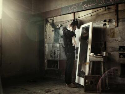 Μια ομάδα περίπου 10 Αφγανών μεταξύ 14 κ...