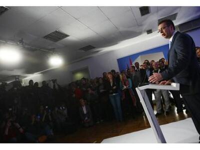 Σερβία: Νίκη και αυτοδυναμία για τον Βού...