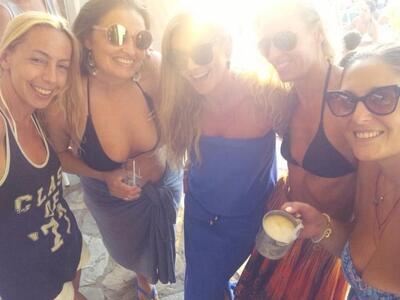 Γνωστοί Πατρινοί, καυτά μπικίνι και γυρί...