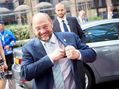 Γιούχαραν τον Μάρτιν Σουλτς στη Λαμπεντούζα 