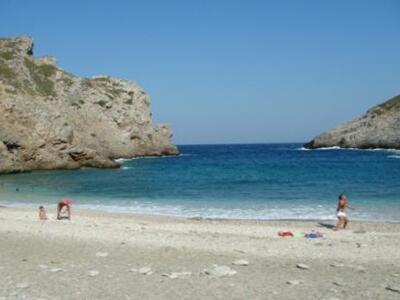 Βρετανός φωτογράφιζε επίμονα, παιδιά σε παραλίες