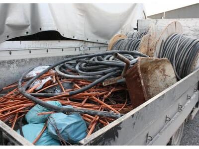 Κυνηγός χαλκού βύθισε στο σκοτάδι την Εθ...