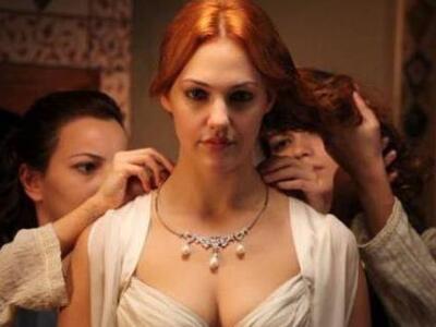 Eχει μπλέξει τα... μπούτια της η "Χ...