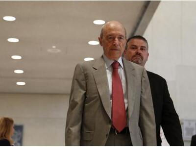 Συναγερμός για τα βελάκια έξω από το σπί...