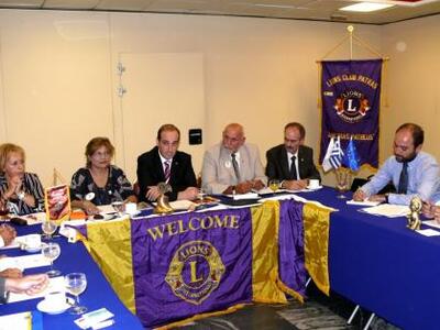 H κυβερνήτης των Lions L. Πέννυ Εμμανουή...