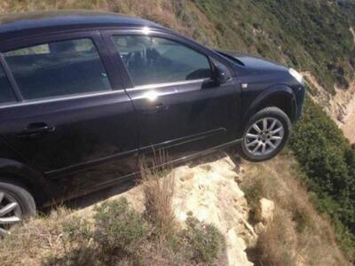Κέρκυρα: Οδήγησε μέχρι το γκρεμό και έπε...