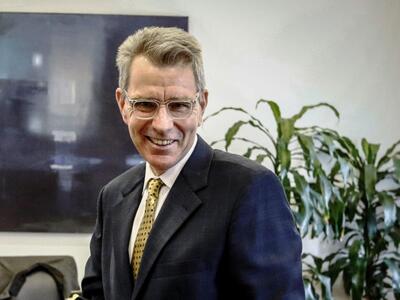 Τζέφρι Πάιατ: Παρακολουθούμε στενά την υ...