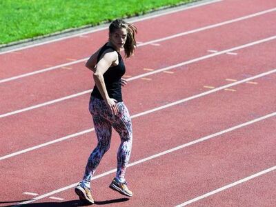 Γνωρίστε την πιο γρήγορη.... ανάποδη δρομέα!