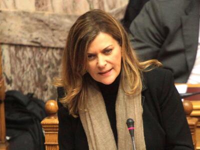 Ράνια Αντωνοπούλου: Η κυβέρνηση προσπαθε...