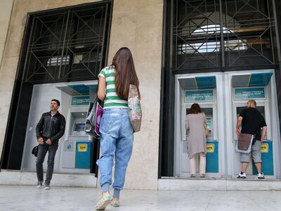 Ξεκινά η εθελουσία έξοδος από τις Τράπεζ...