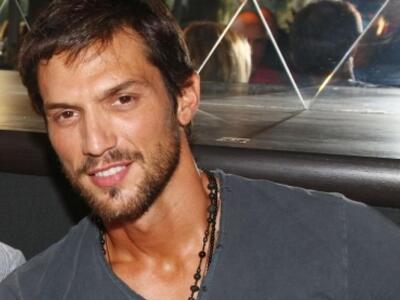 Γνωστό μοντέλο και παρουσιαστής εθεάθη σ...