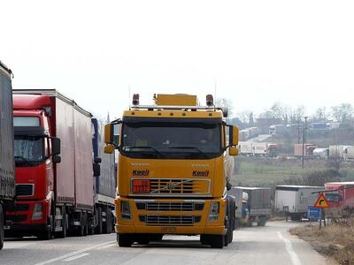 Πάτρα: Νταλίκες αλλάζουν χέρια λόγω...μεταναστών