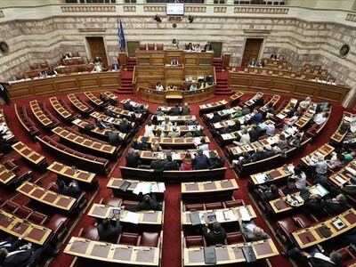 Οι 290 από τους 300 βουλευτές έχουν εμβολιαστεί