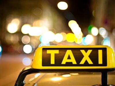 Τίμιος ταξιτζής βρήκε και παρέδωσε 2.100 ευρώ!