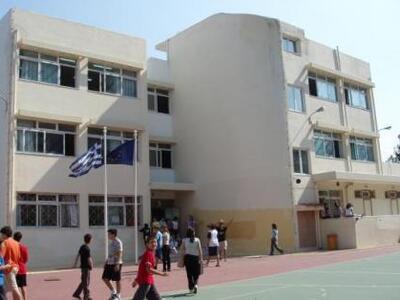 Τηλεδιασκέψεις στα σχολεία για ασφαλή πλ...