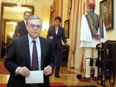 Δημοσκόπηση: Καταρρέει η κυβέρνηση του Λ...