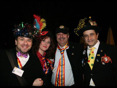 Παρακολουθείστε φωτογραφικά στιγμιότυπα ...