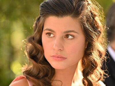 Άγιος έρωτας: Η Χλόη έχει δύσκολη γέννα ...